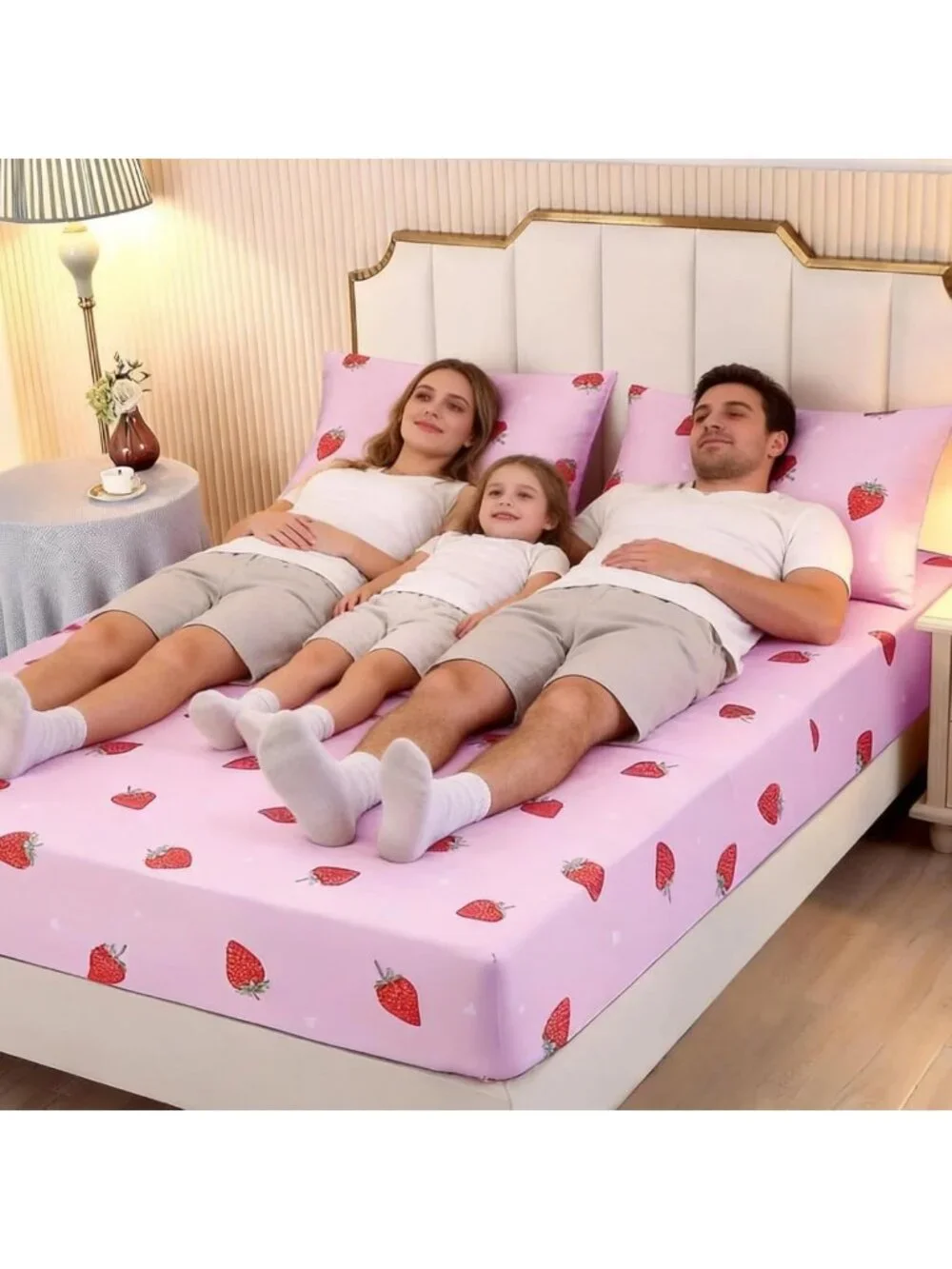 Queen Strawberry Print Bedding Set - 4 Pieces, Kawaii Flat & Fitted Sheets